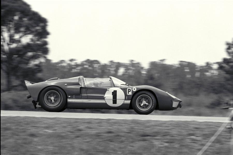  Ford GT40 (Mk II) 1965 года  (фото 75 из 118)